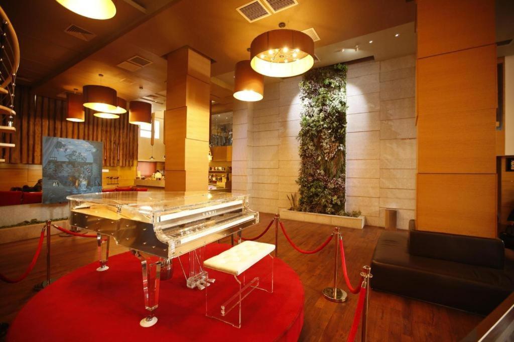 The Corporate Hotel And Convention Centre Ulaanbaatar Ngoại thất bức ảnh