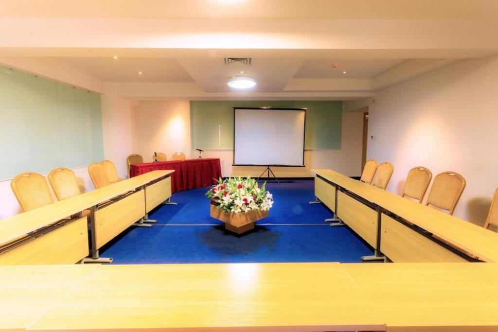 The Corporate Hotel And Convention Centre Ulaanbaatar Ngoại thất bức ảnh
