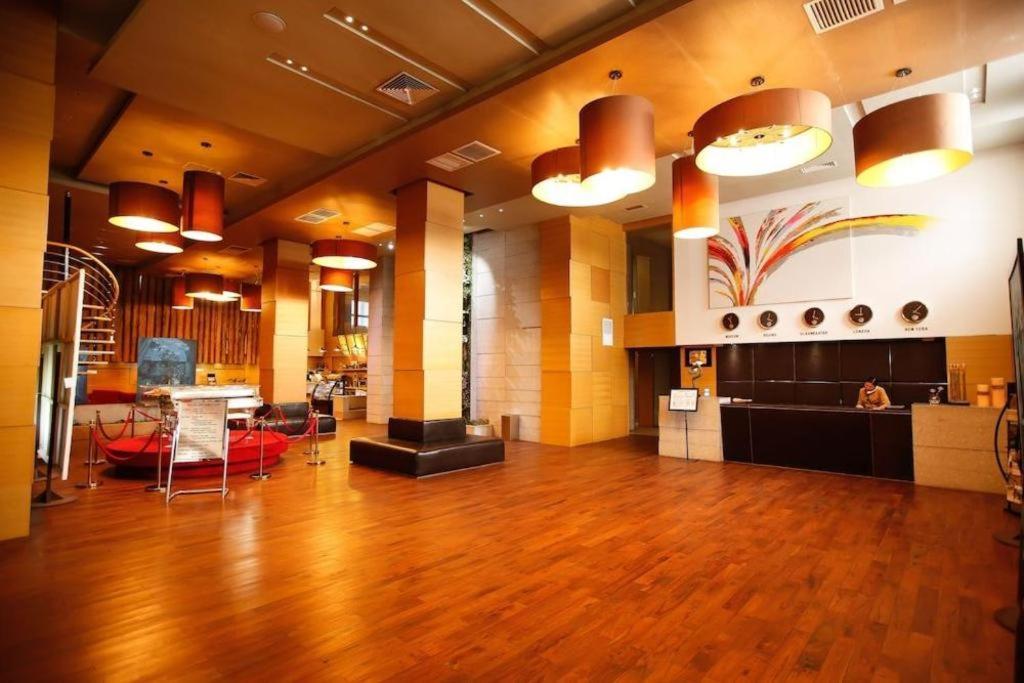 The Corporate Hotel And Convention Centre Ulaanbaatar Ngoại thất bức ảnh